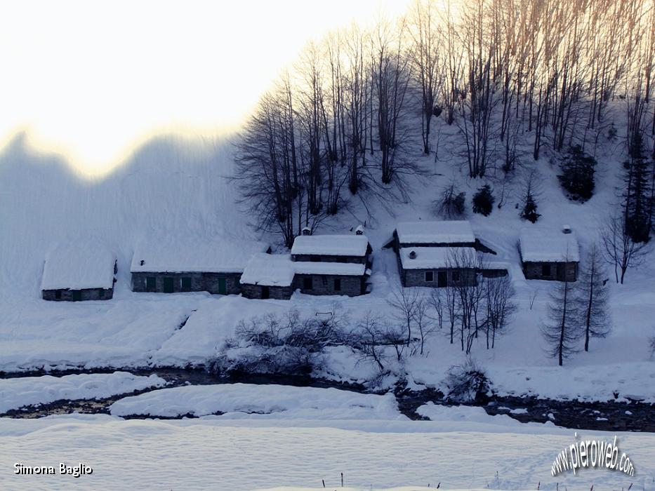 02 Baite innevate nelle Piane di Lizzola.jpg